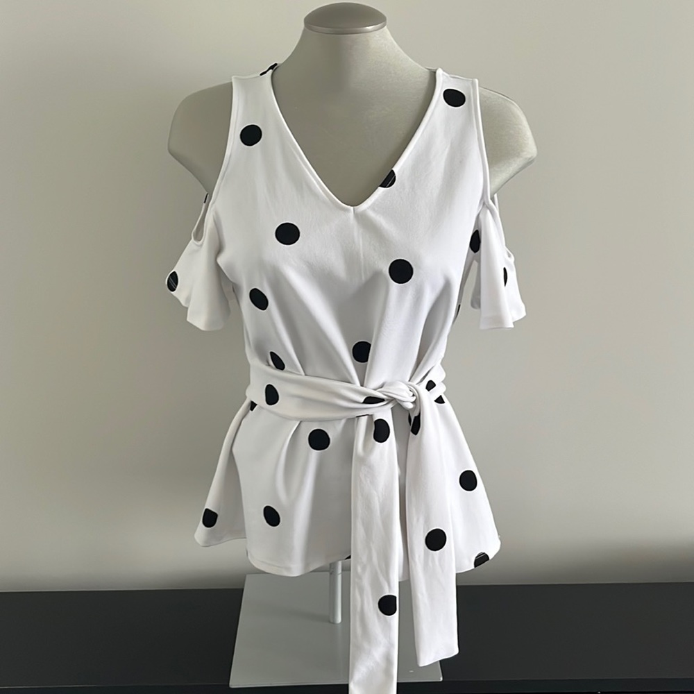NWOT Polka Dot Cold Shouldered Top size S